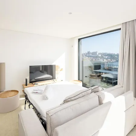 아파트 Land Roots Riverside