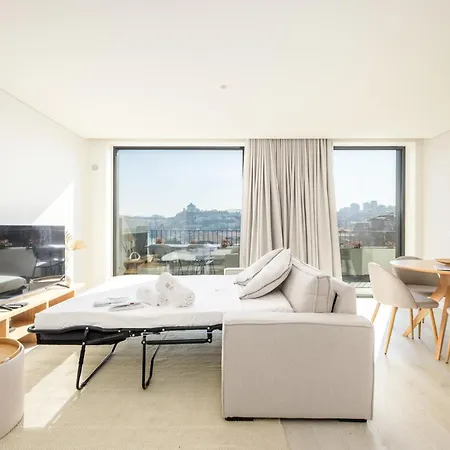 Land Roots Riverside شقة