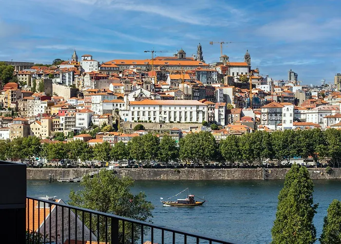 Land Roots Riverside شقة *