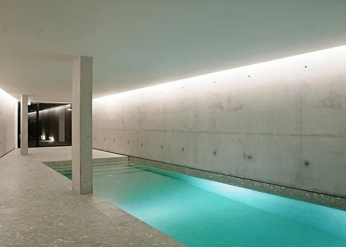 Land Roots Riverside Apartment *