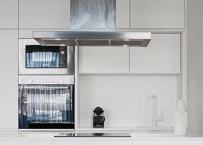 Land Roots Riverside شقة